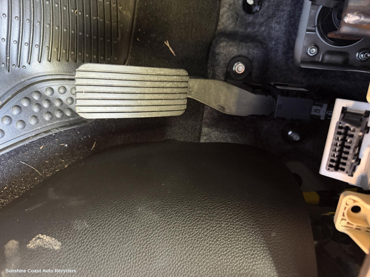 2020-2026 Kia Stonic Pedal Assembly