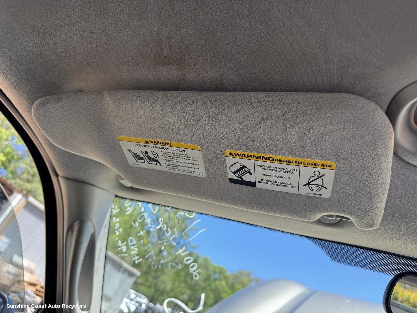 2004 Jeep Cherokee Sunvisor