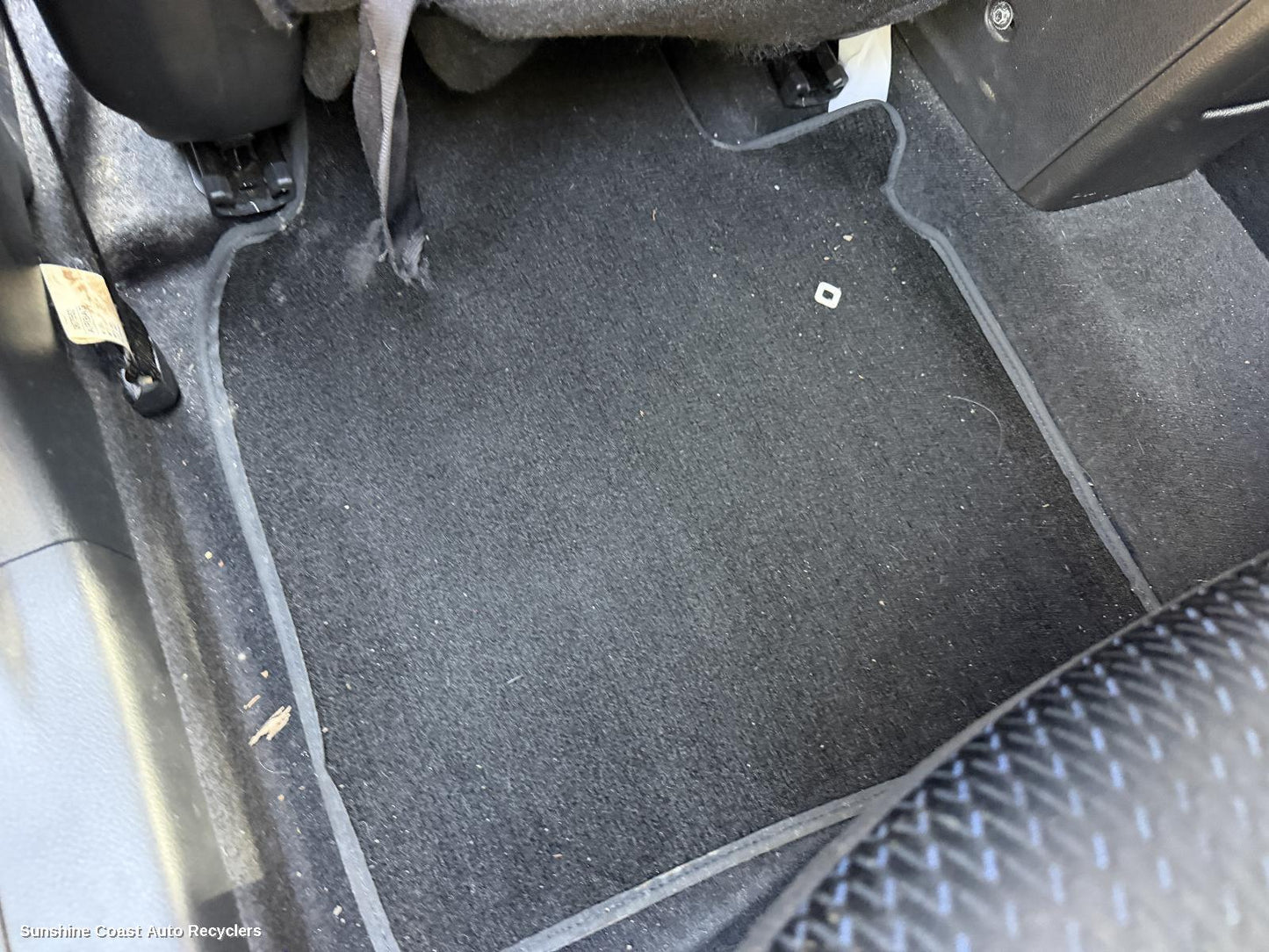 2013-2016 Nissan Pulsar Floor Mats