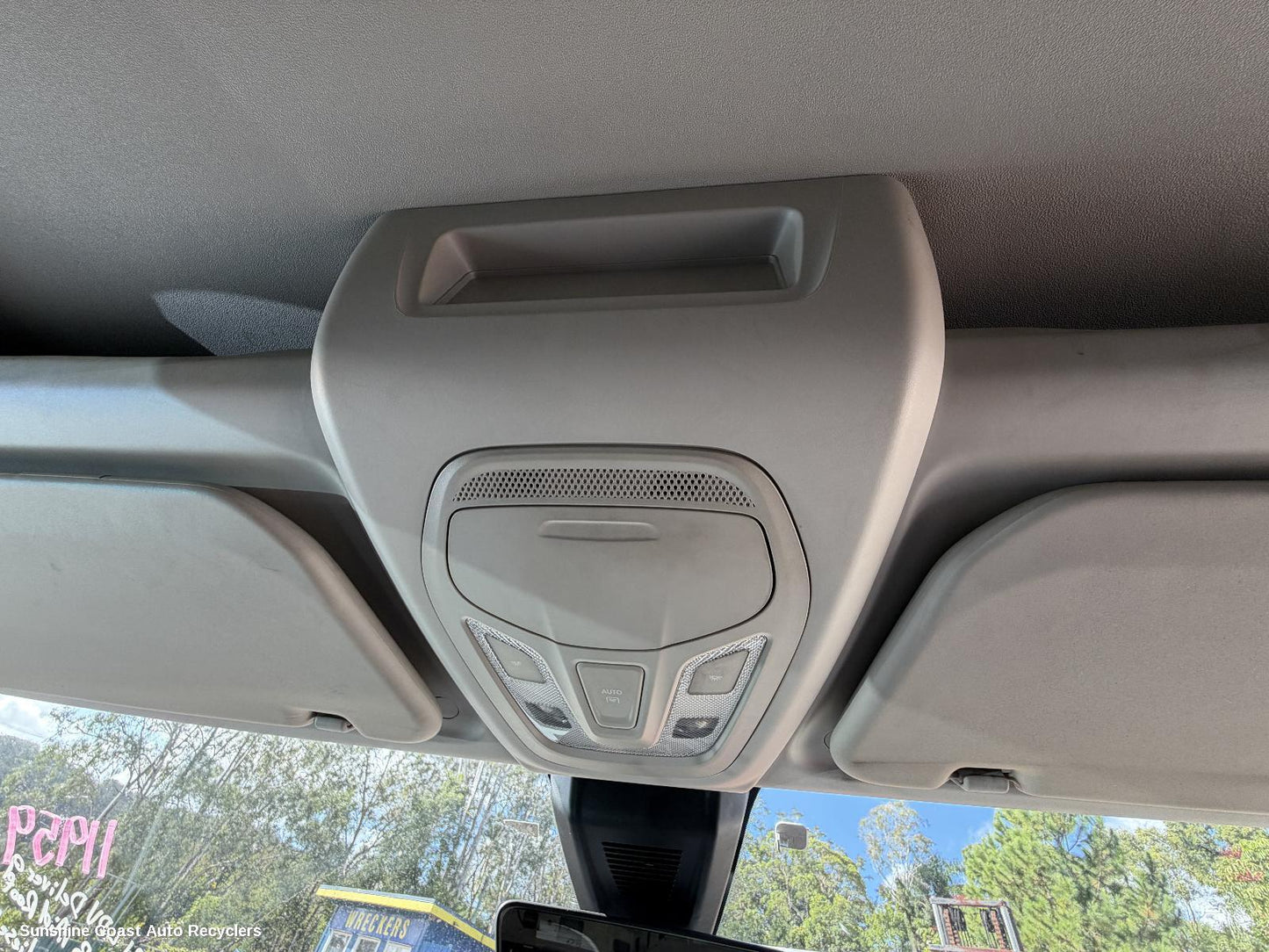 2020-2026 Ldv Deliver 9 Courtesy Light