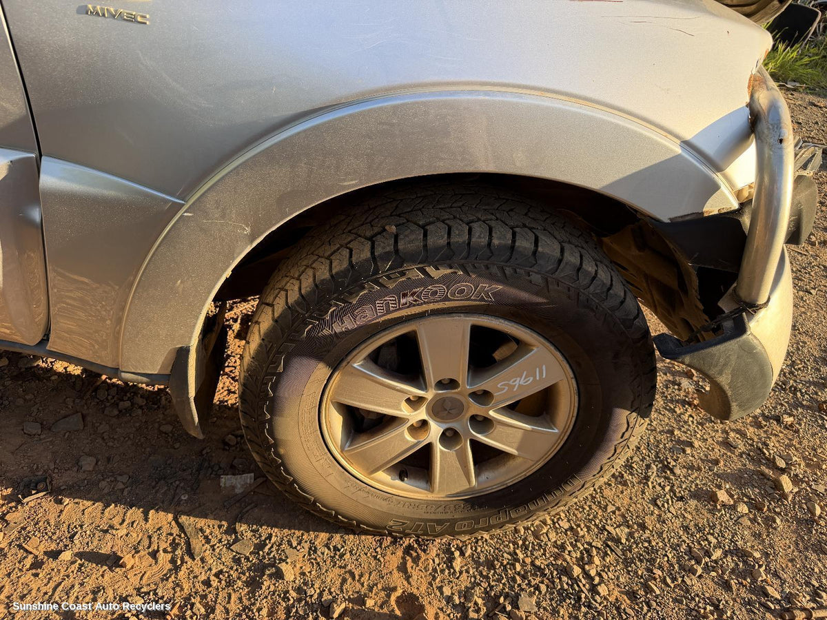 2006-2014 Mitsubishi Pajero Wheel Arch Flare
