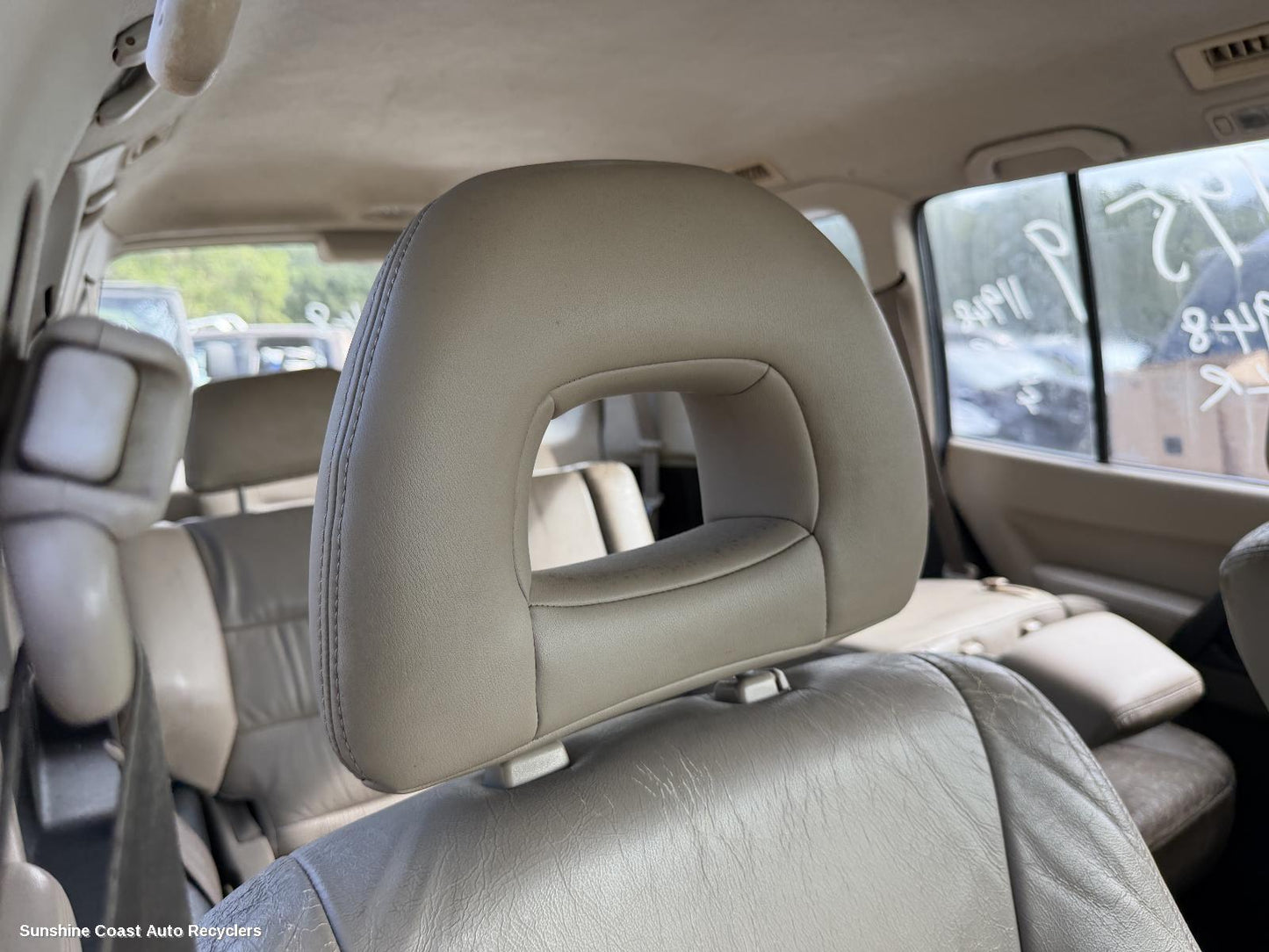2000-2006 Mitsubishi Pajero Headrest