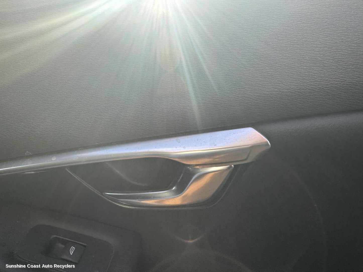 2015 Volvo S40 Door Handle