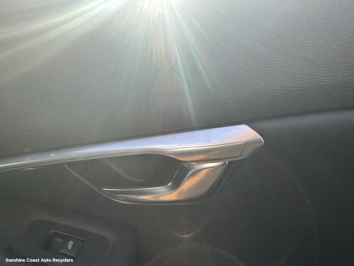 2013-2019 Volvo S40 Door Handle