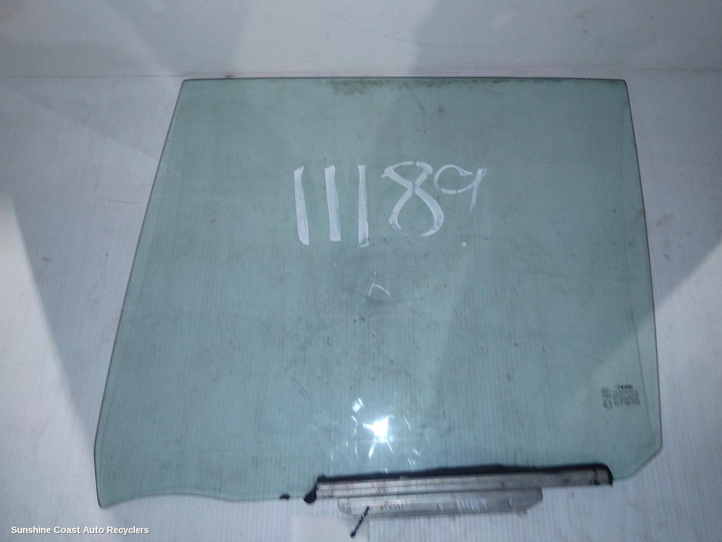 2005 Toyota Rav4 Left Rear Door Window