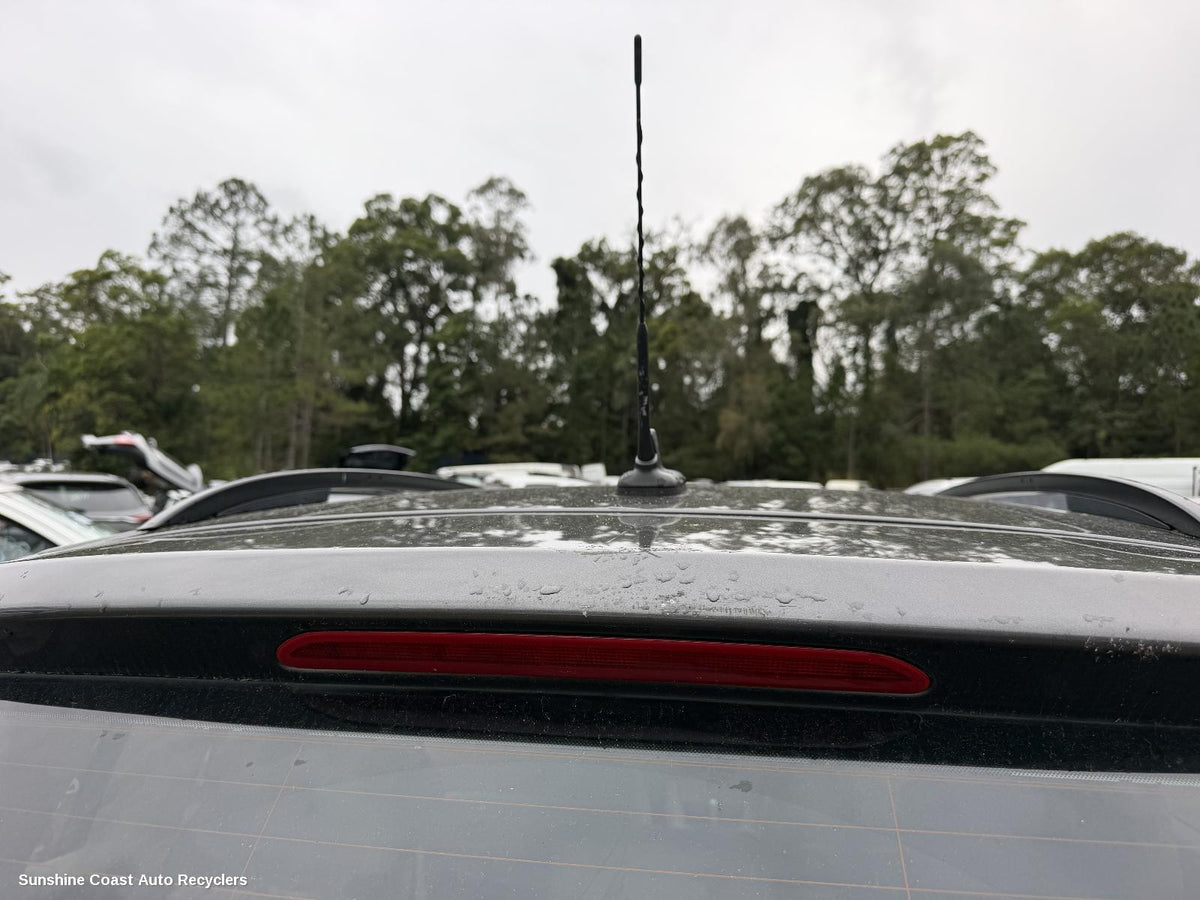 2008-2011 Volkswagen Tiguan High Level Stoplight
