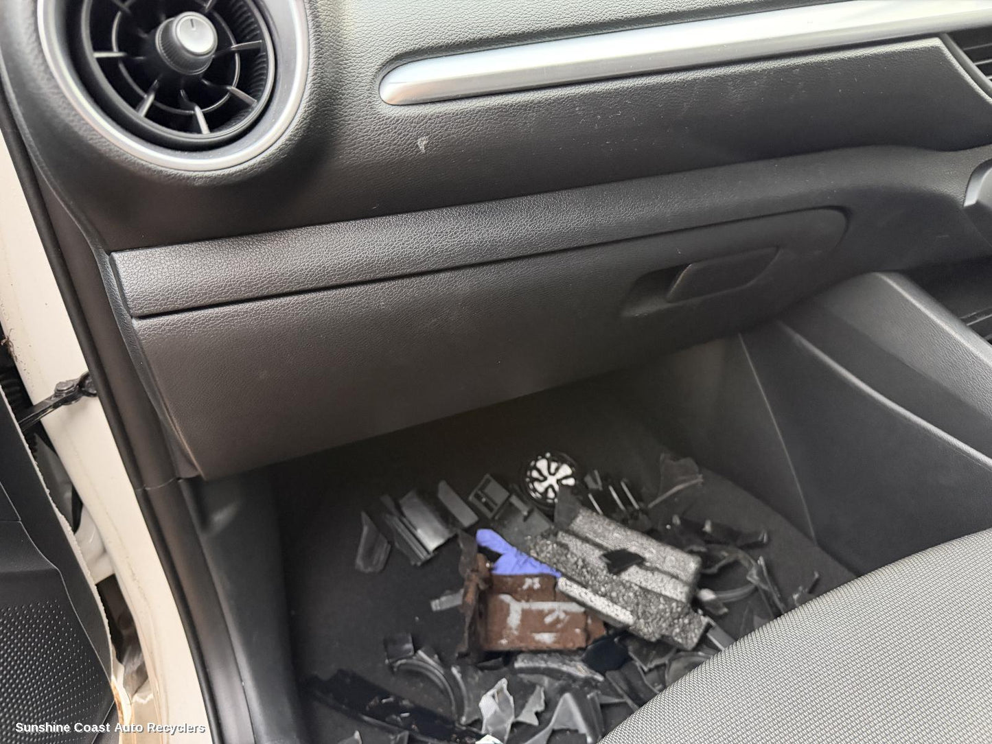 2018-2024 Kia Cerato Glove Box