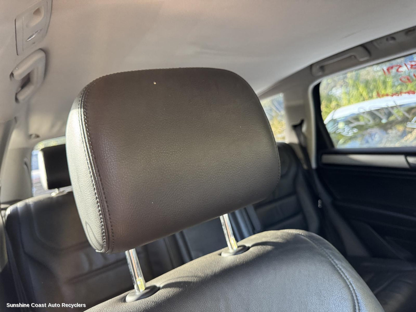 2010-2018 Volkswagen Touareg Headrest