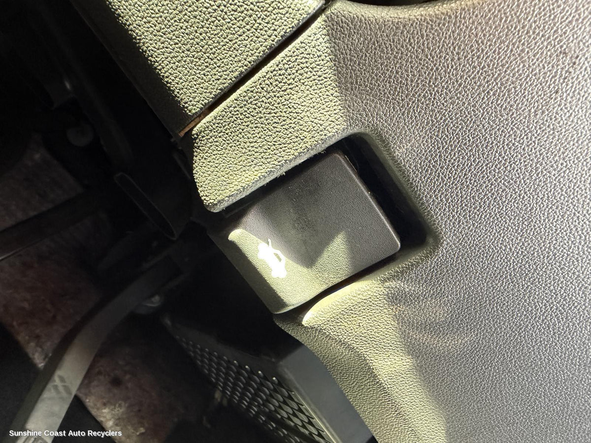 2017-2020 Holden Commodore Bonnet Release