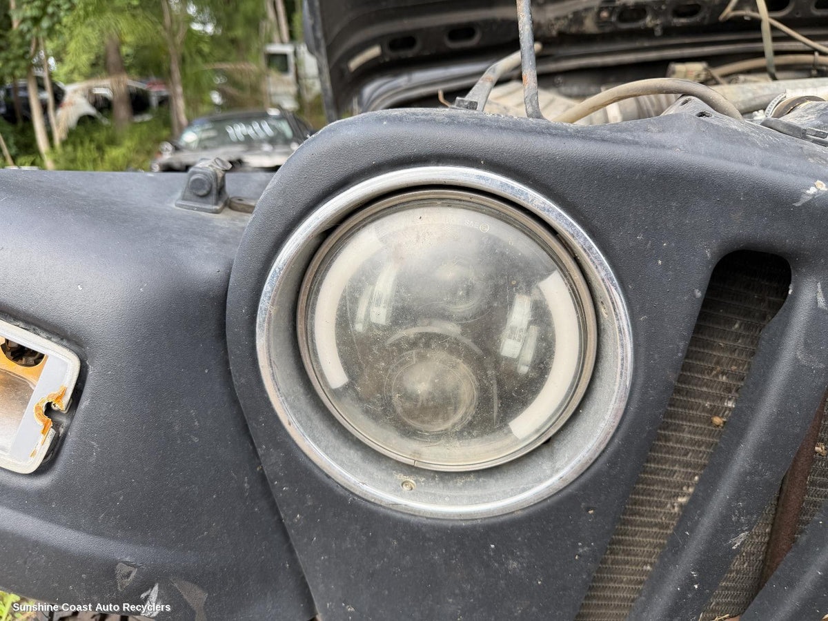 2000-2007 Jeep Wrangler Right Headlamp