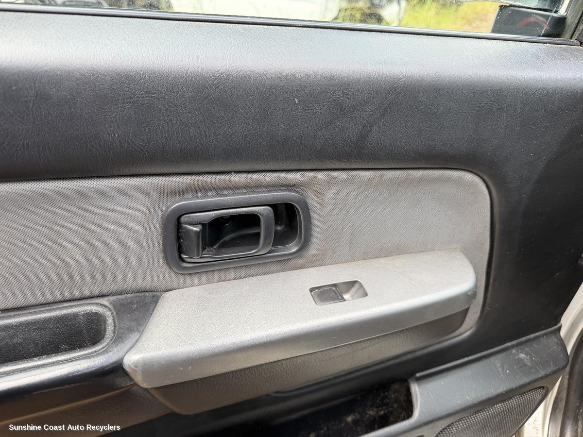 1997-2015 Nissan Navara Door Handle