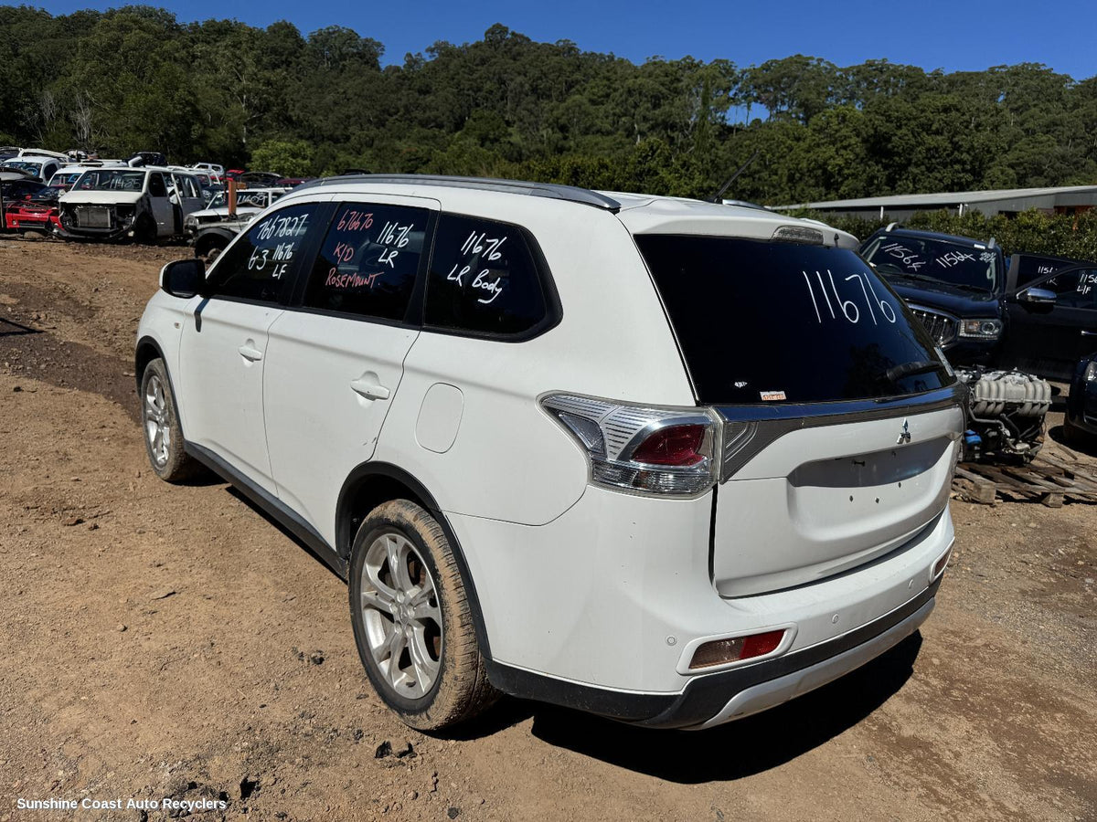 2014-2015 Mitsubishi Outlander Left Guard