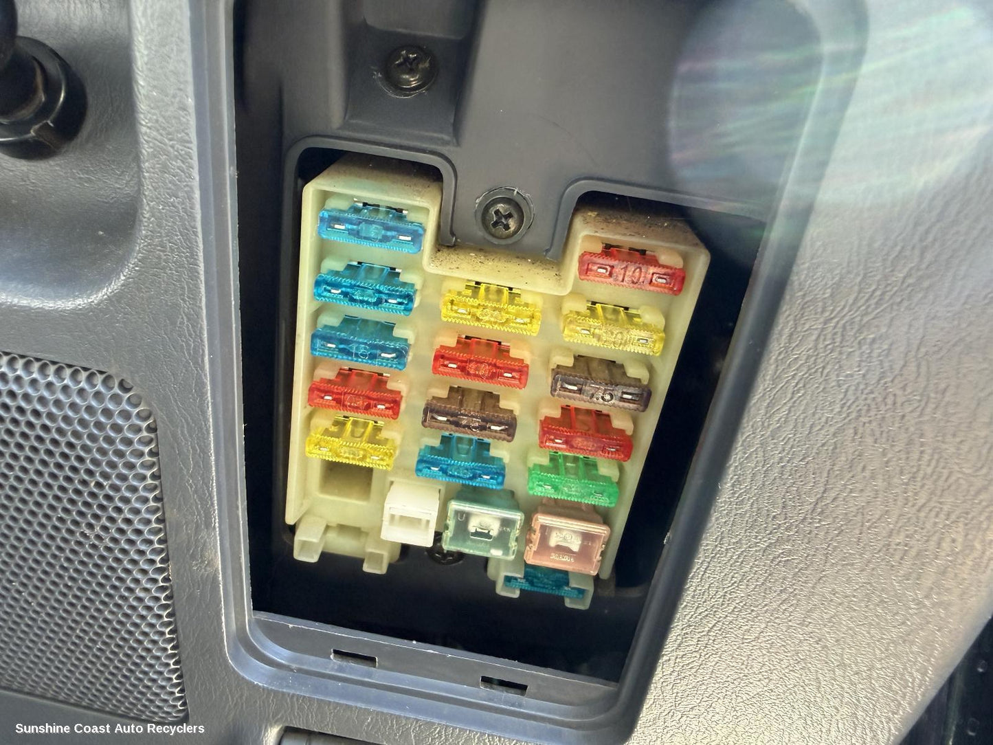 1990-1998 Toyota Landcruiser Fuse Box