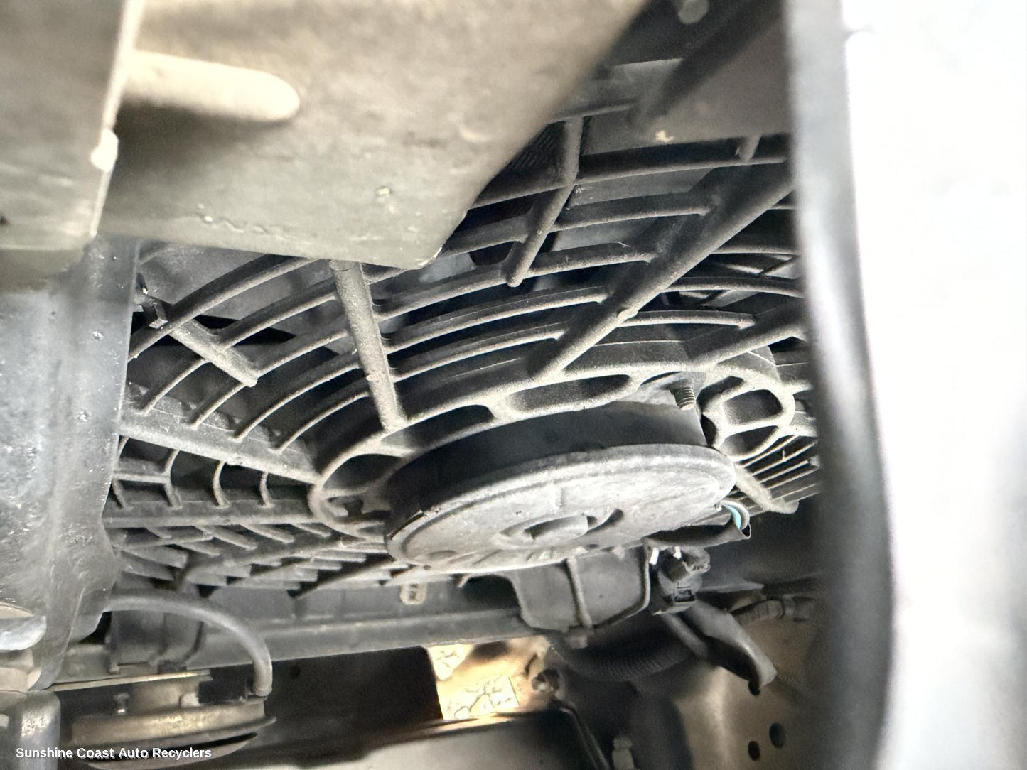 2000-2006 Mitsubishi Pajero Fan