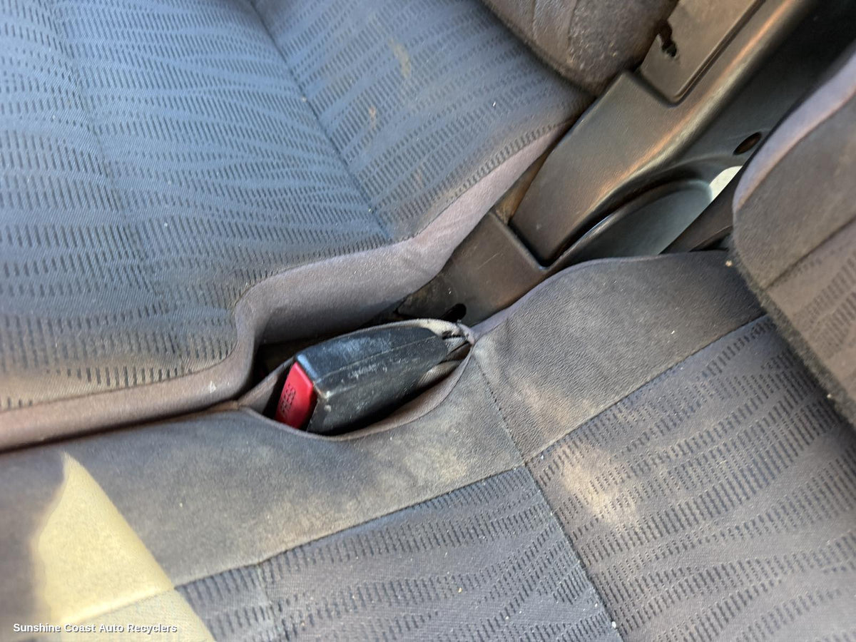 2002-2006 Mitsubishi Pajero Seatbelt Stalk