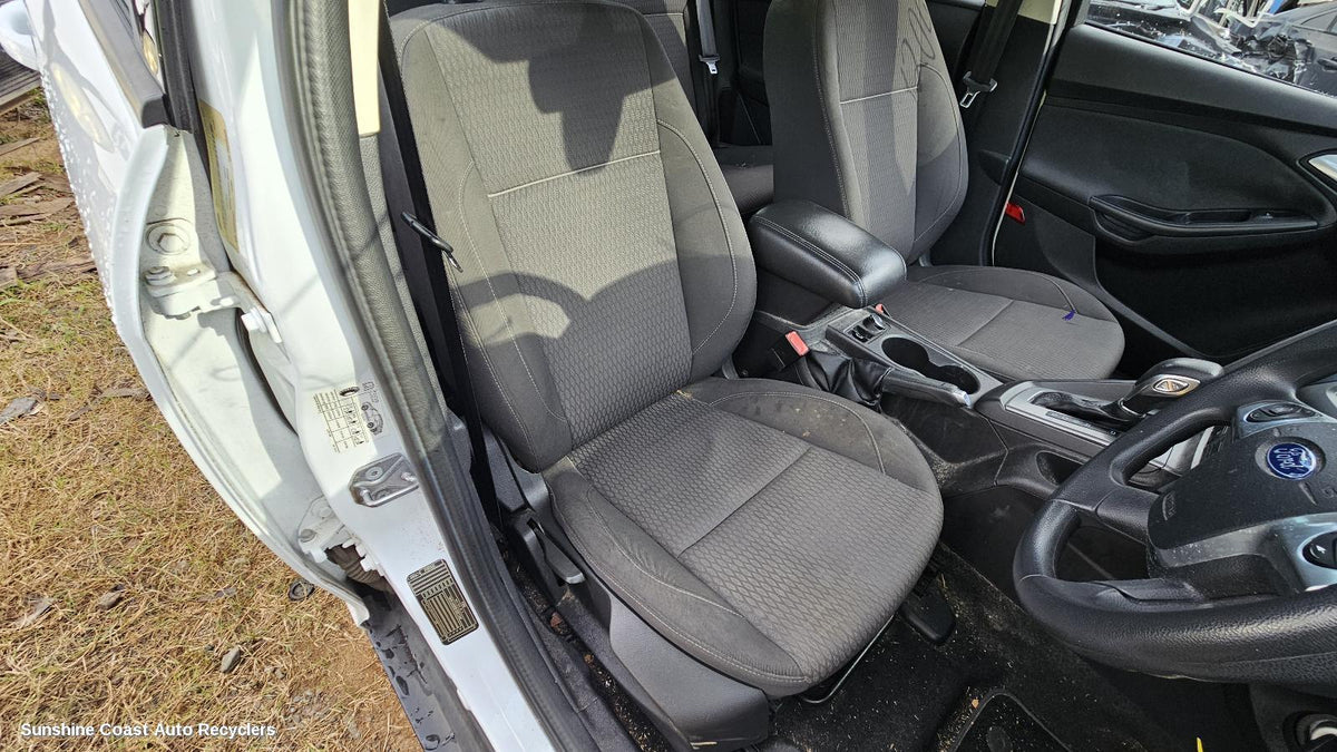 2011-2015 Ford Focus Front Seat