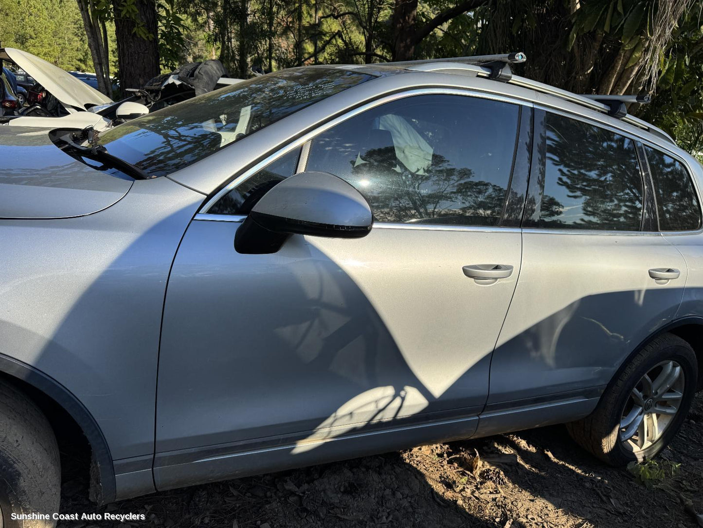 2011 Volkswagen Touareg Left Front Door Window
