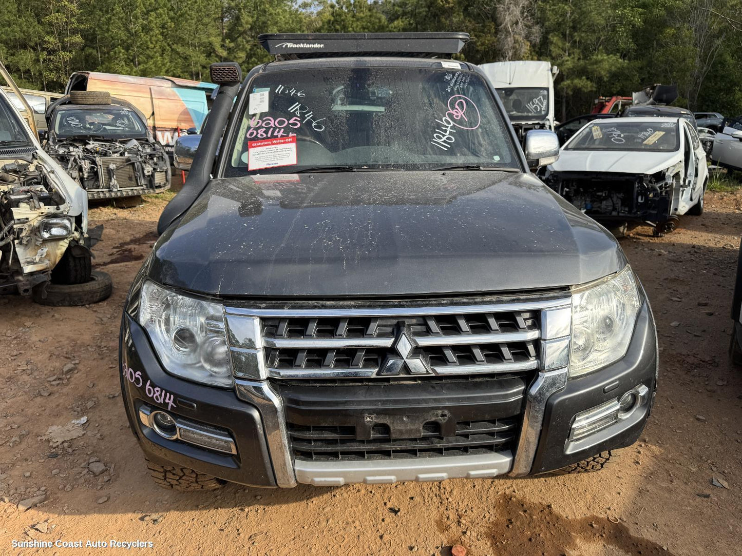 2017 Mitsubishi Pajero Grille