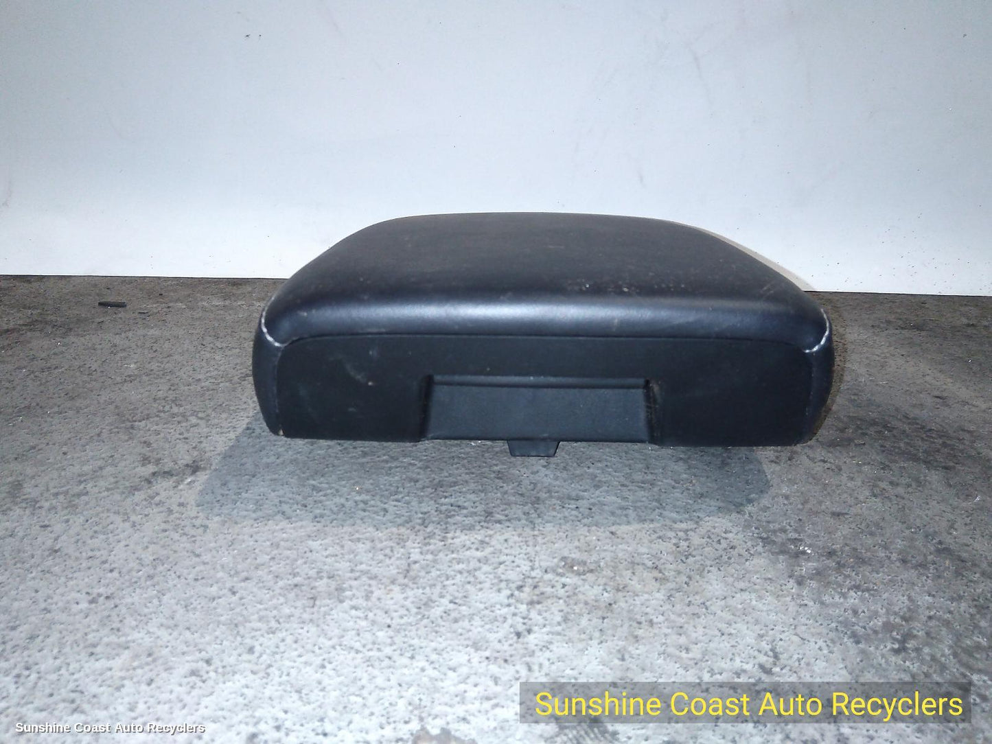 2021-2026 Mitsubishi Outlander Console