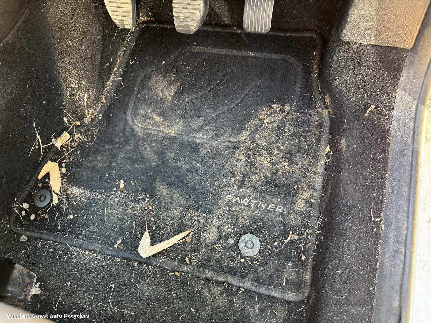2013 Peugeot Partner Floor Mats