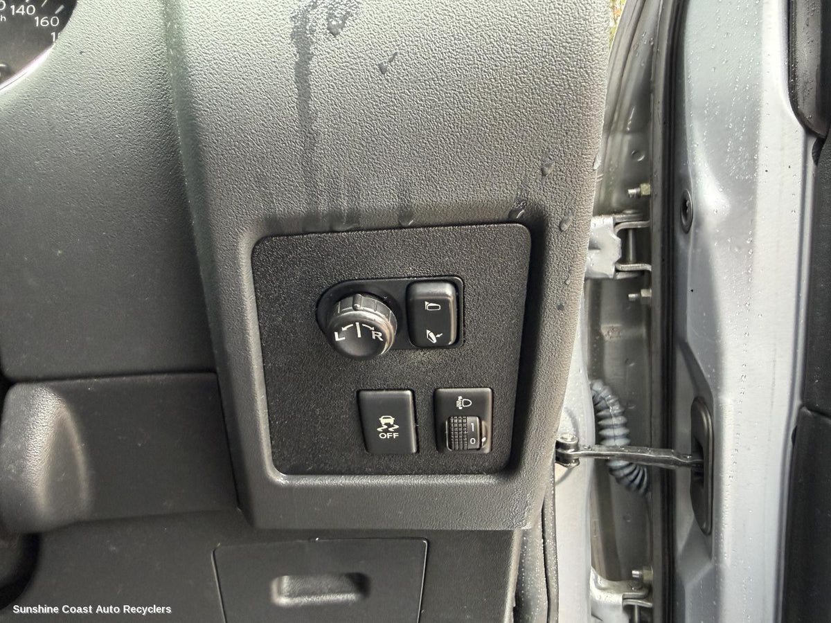 2007-2014 Nissan Dualis Misc Switch Relay