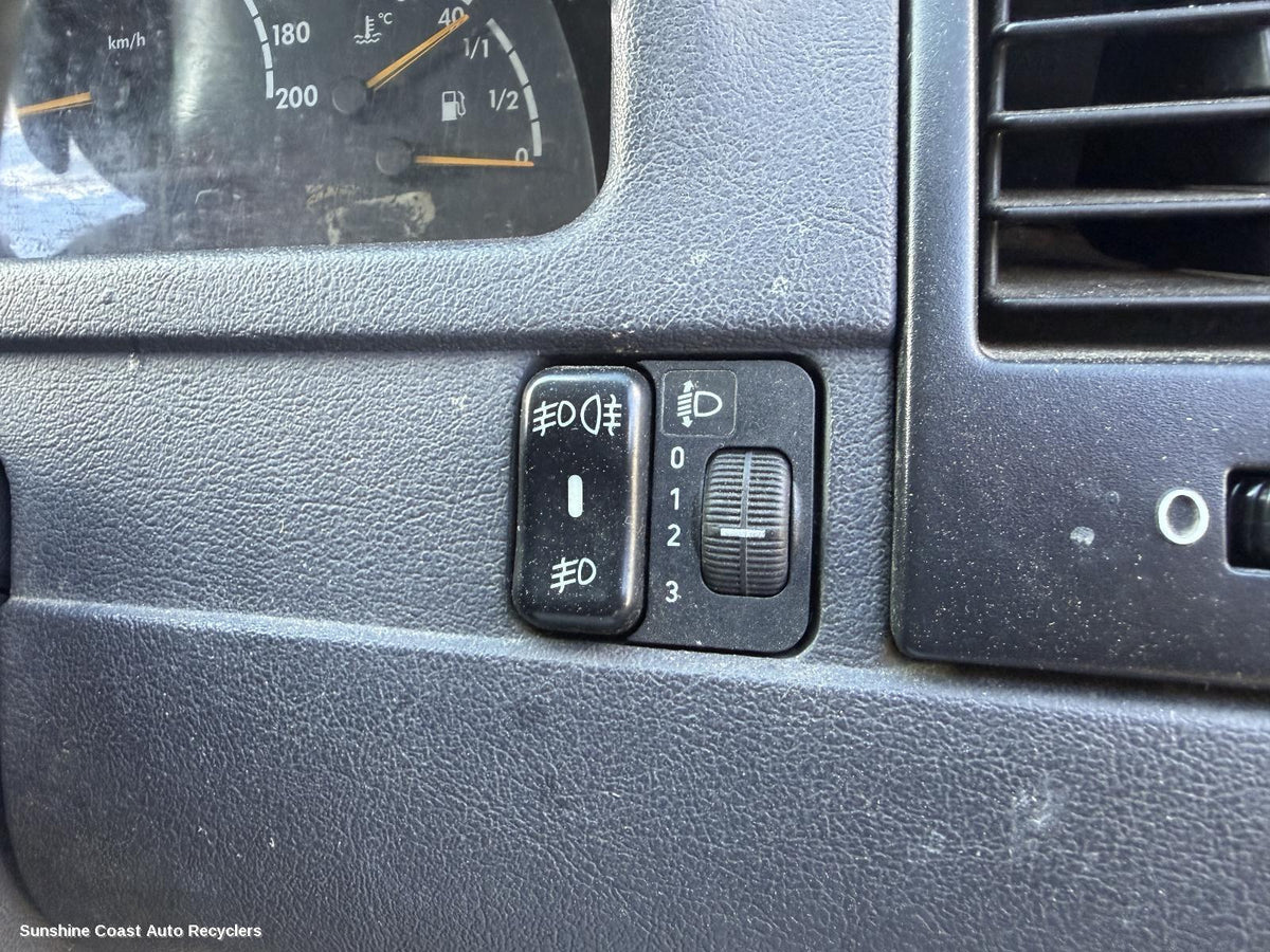 1998-2004 Mercedes Vito Misc Switch Relay