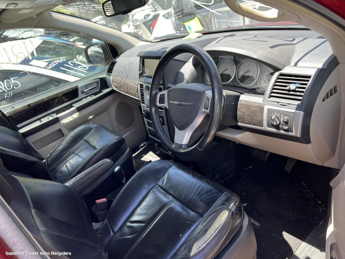 2008-2014 Chrysler Voyager Headrest