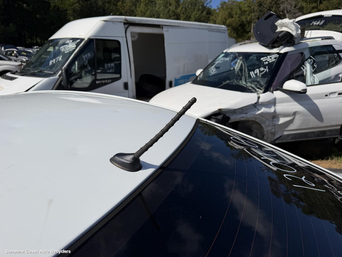 2011-2019 Hyundai Accent Antenna