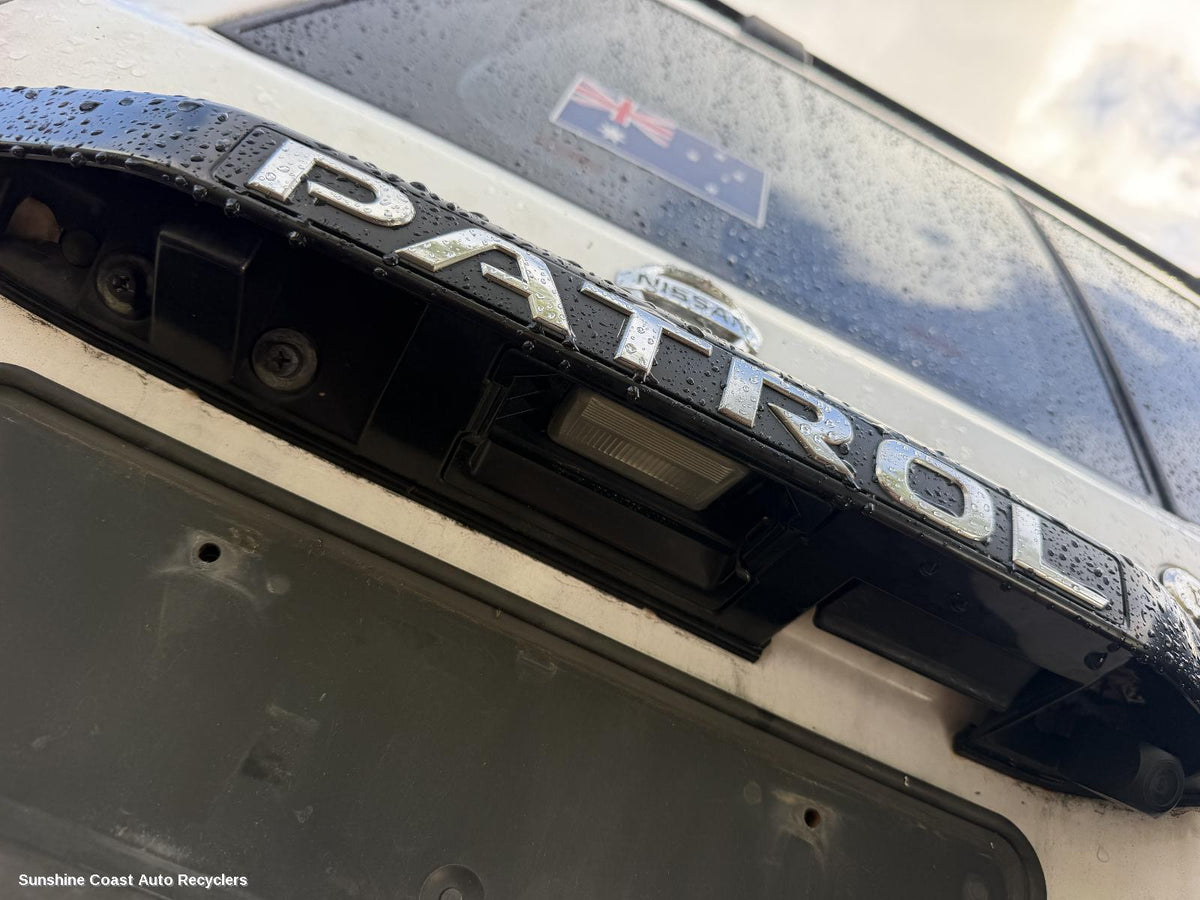 1997-2017 Nissan Patrol Number Plate Lamp