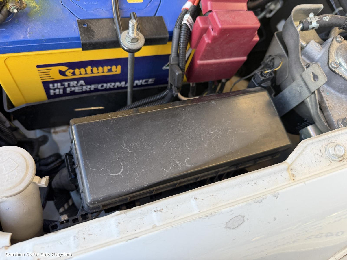 2009-2015 Mitsubishi Triton Fuse Box