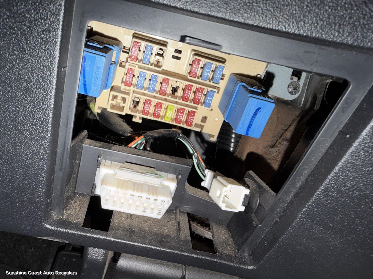 2007-2014 Nissan Dualis Fuse Box