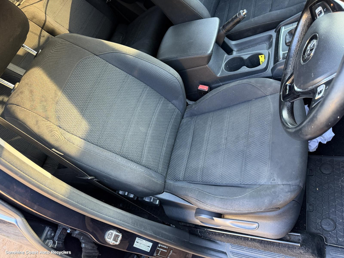 2016-2022 Volkswagen Amarok Front Seat