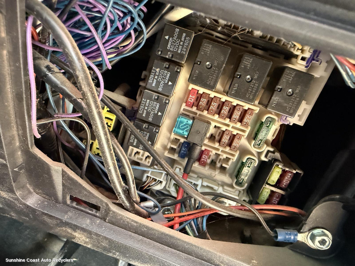 2006-2014 Mitsubishi Pajero Fuse Box