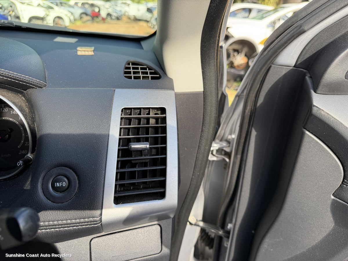 2009-2012 Mitsubishi Outlander Misc
