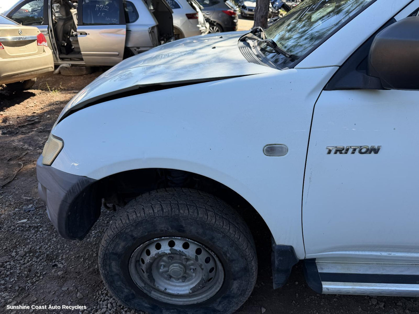 2006-2015 Mitsubishi Triton Left Guard