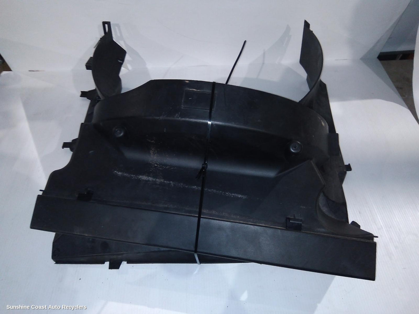2010 Land Rover Discovery Fan Shroud