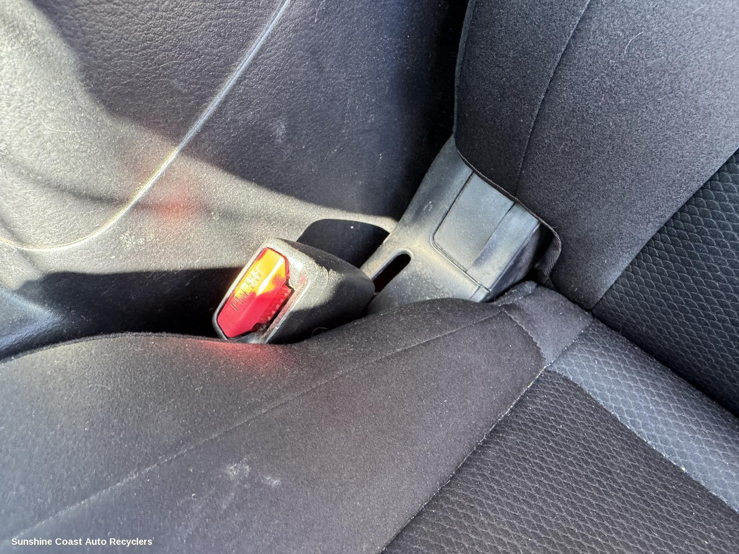 2010 Mitsubishi Pajero Seatbelt Stalk