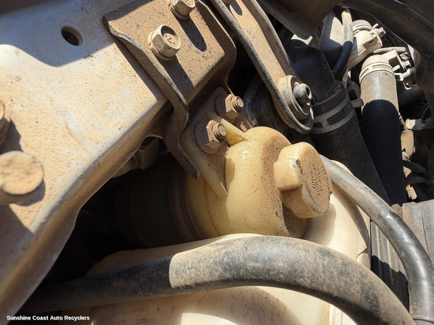 2006-2014 Mitsubishi Pajero P S Reservoir