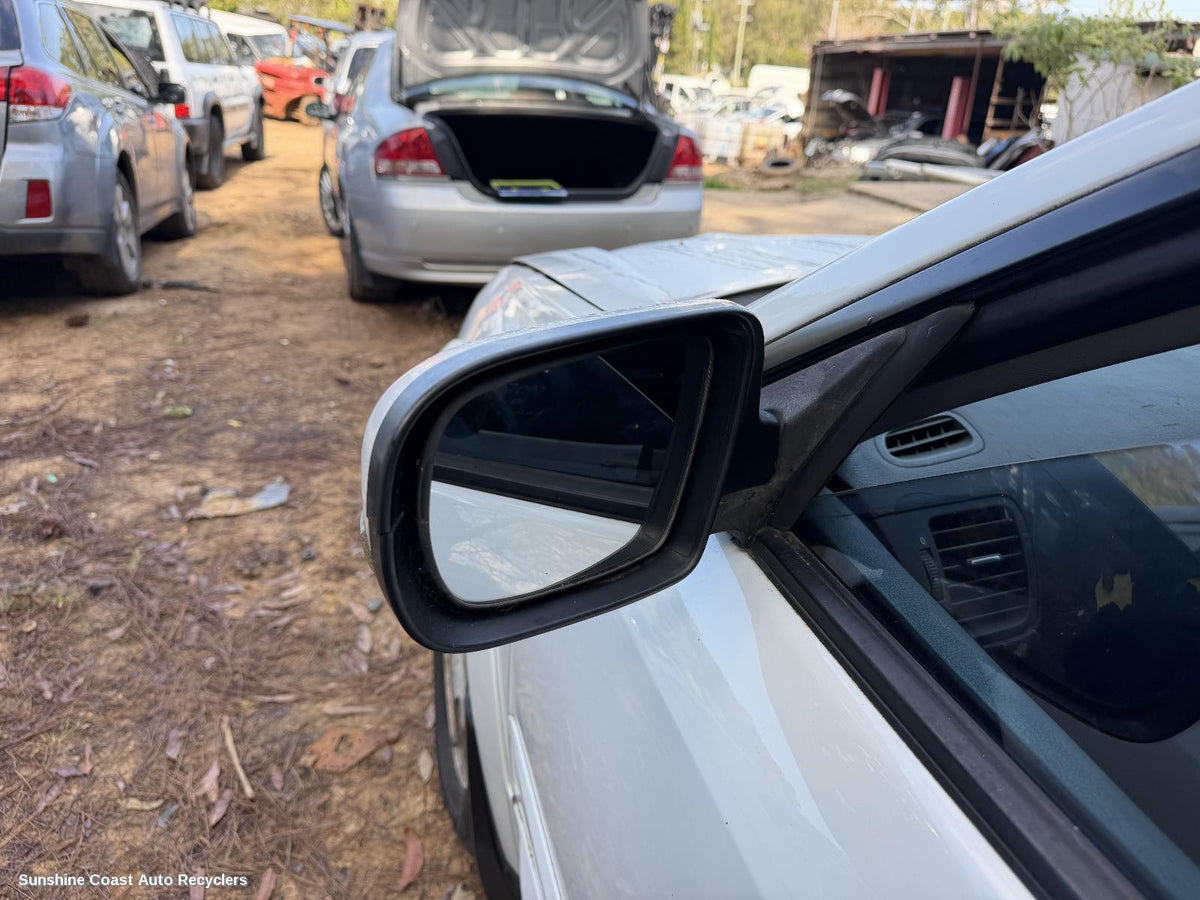 2003-2006 Subaru Outback Left Door Mirror