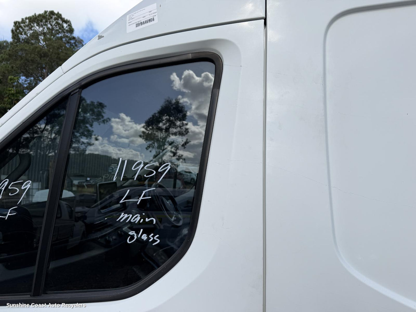 2020-2026 Ldv Deliver 9 Left Front Door Window