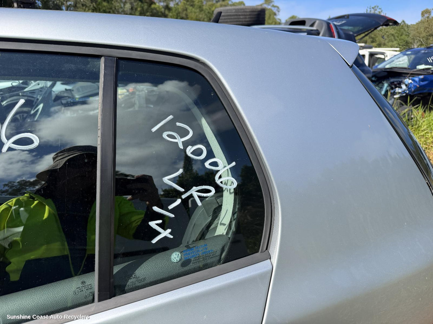 2004-2009 Volkswagen Golf Left Rear 1 4 Door Glass