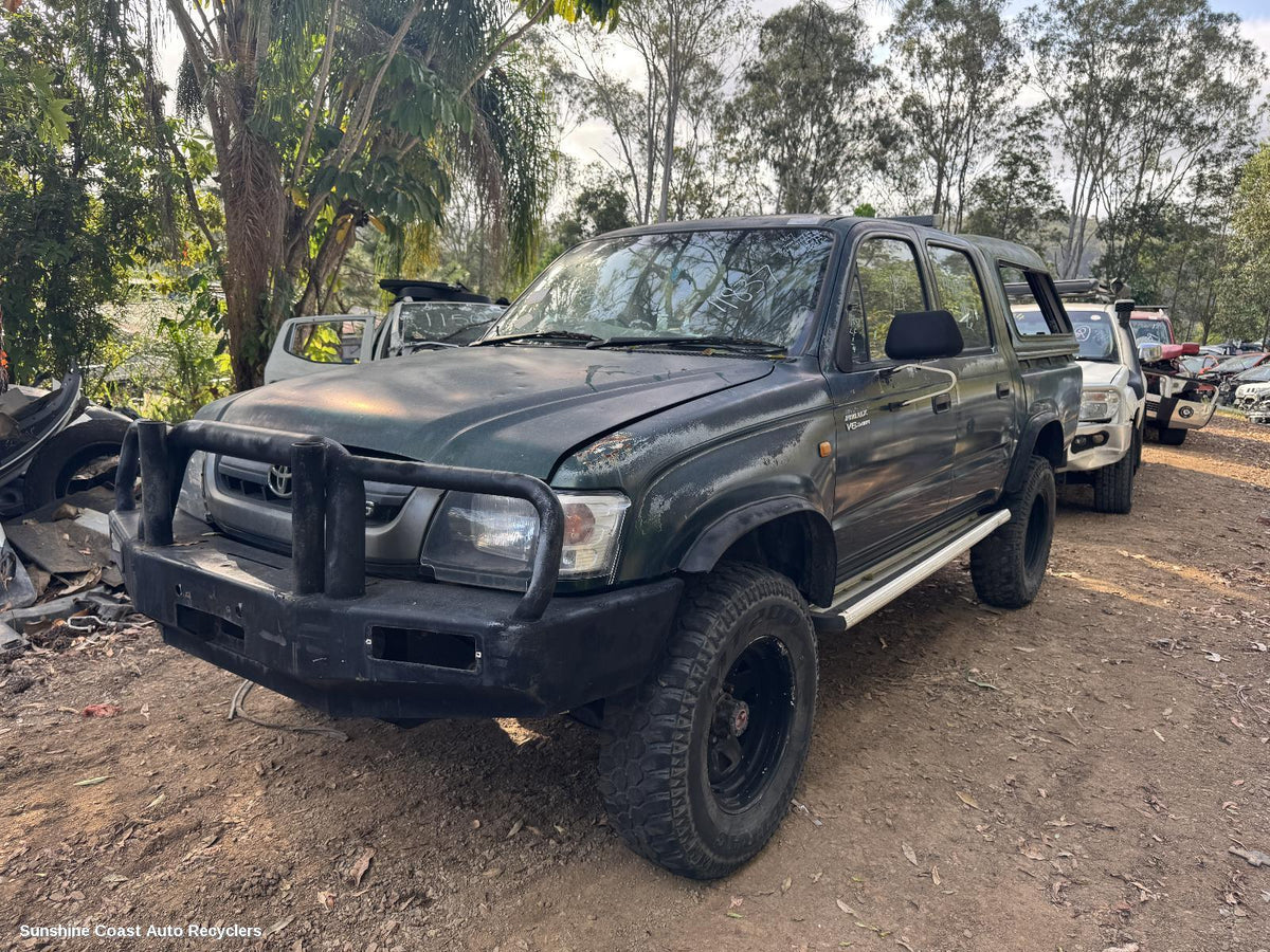 2001-2005 Toyota Hilux Grille