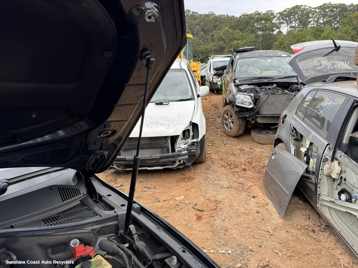 2010-2018 Volkswagen Touareg Bonnet Hinge Strut