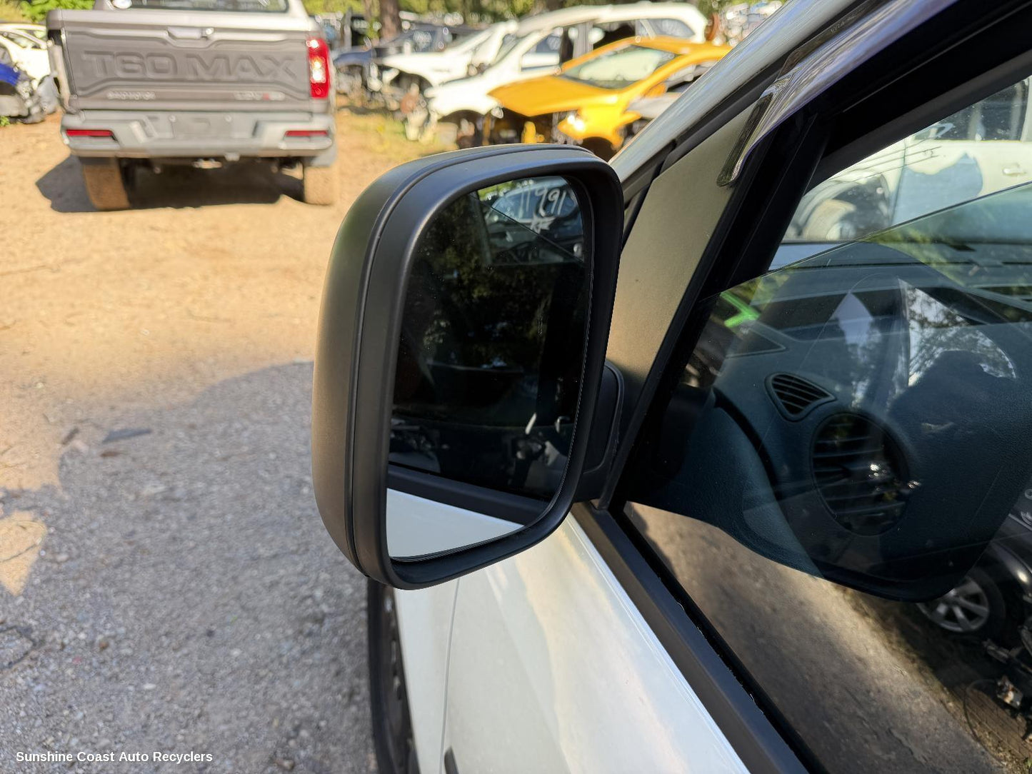2004-2015 Volkswagen Caddy Left Door Mirror