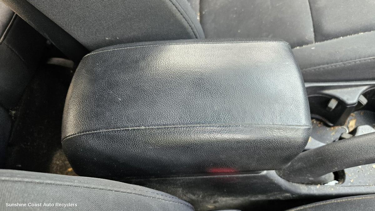 2007-2012 Hyundai I30 Console