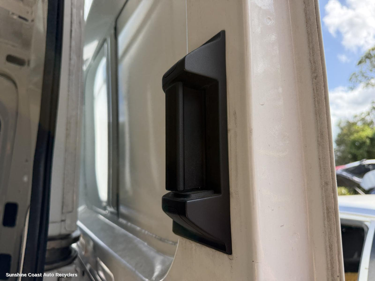 2020-2026 Ldv Deliver 9 Door Handle