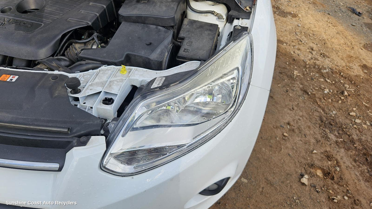 2012-2015 Ford Focus Left Headlamp