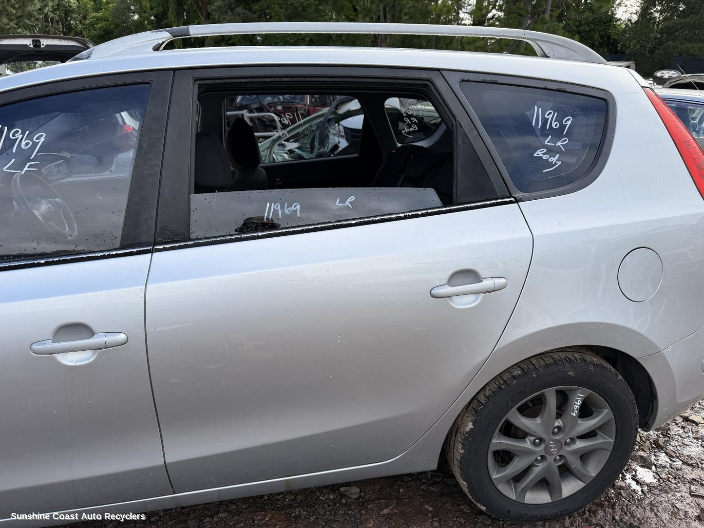 2009-2012 Hyundai I30 Left Rear Door Sliding