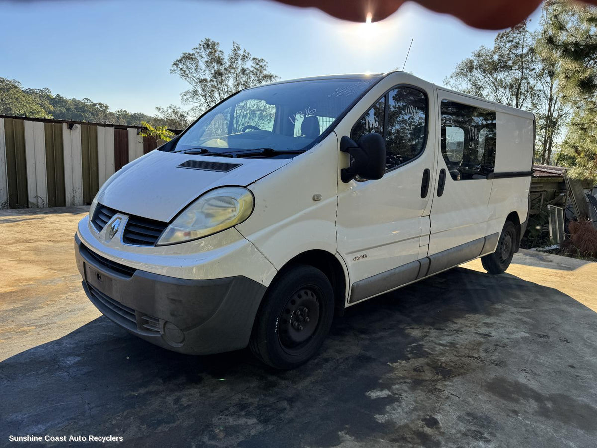 2004-2014 Renault Trafic Cargo Barrier