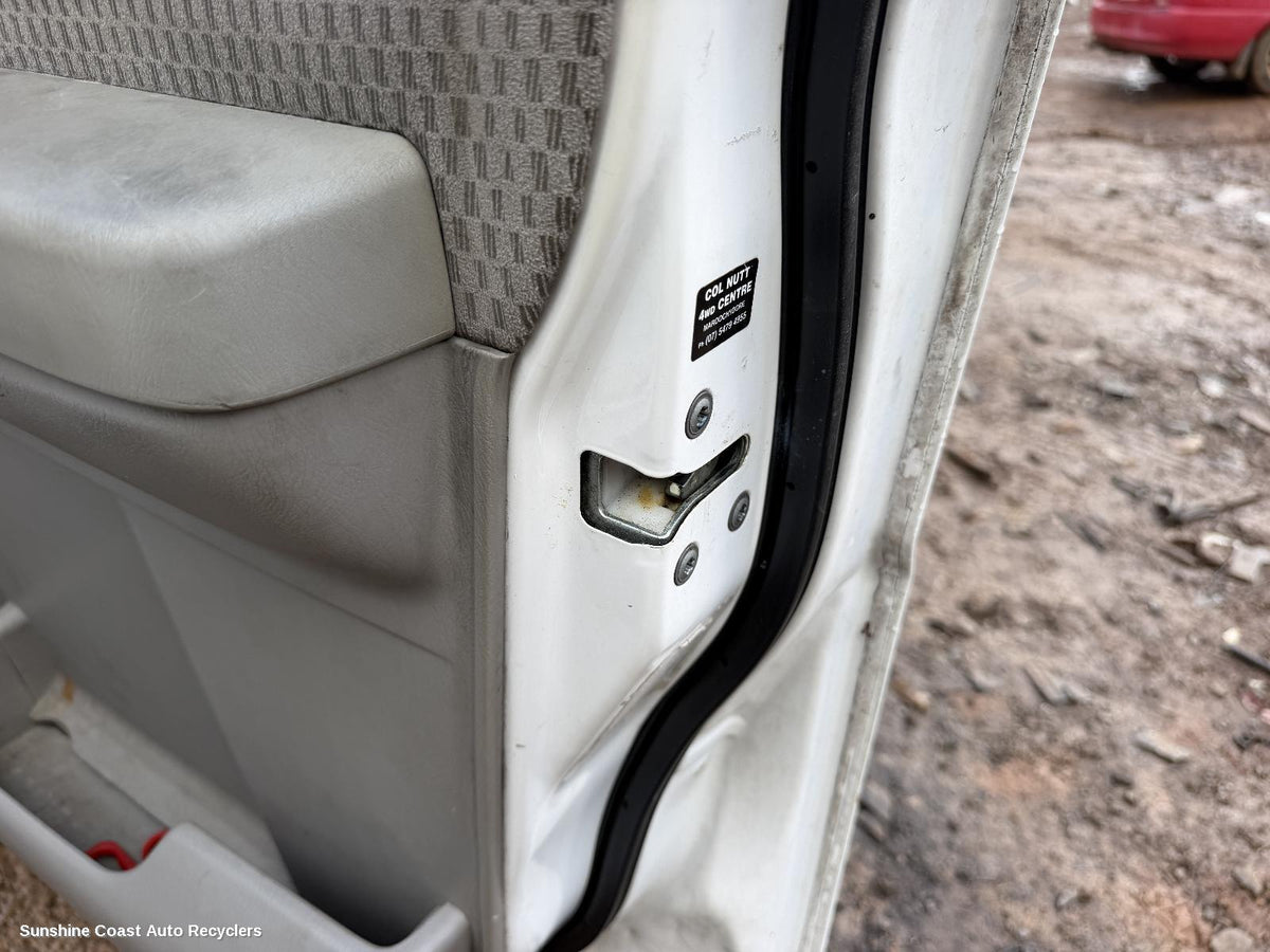 2001-2004 Nissan Patrol Door Boot Gate Lock